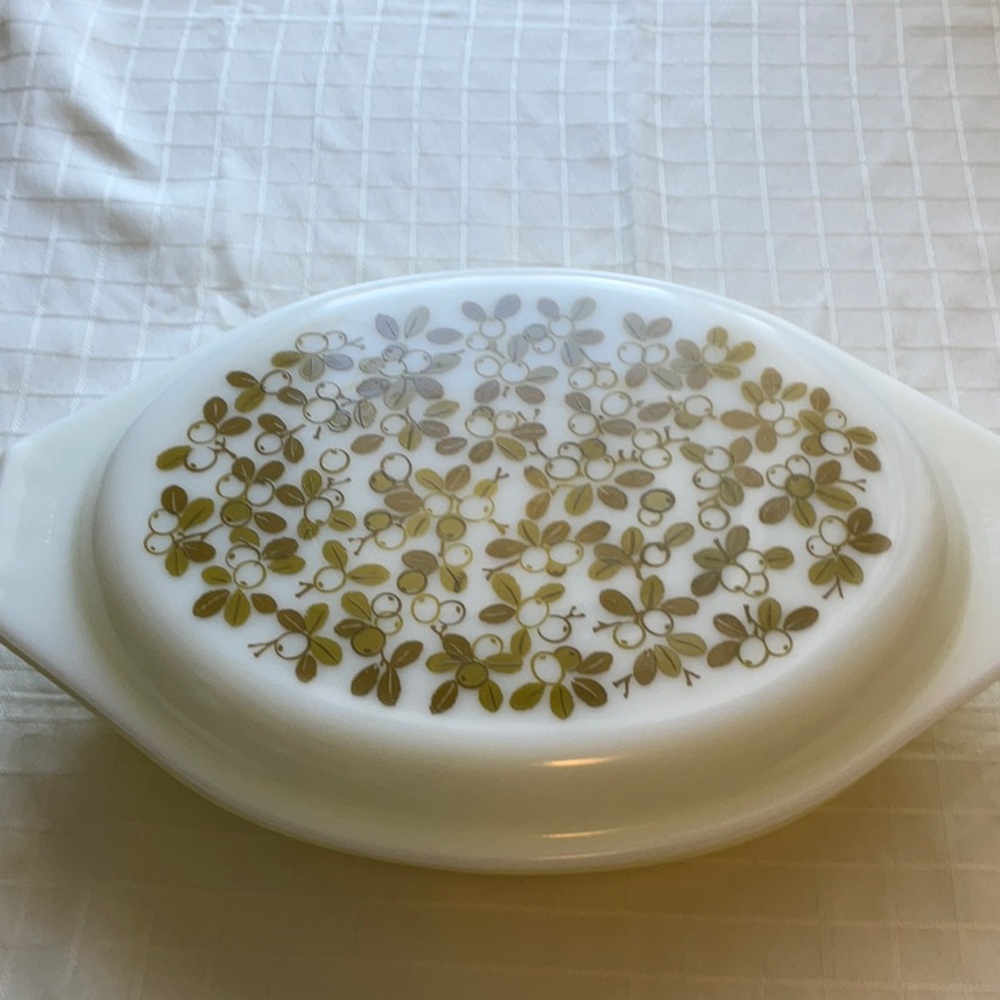 Pyrex Divided Casserole Dish - Picture 2 of 7
